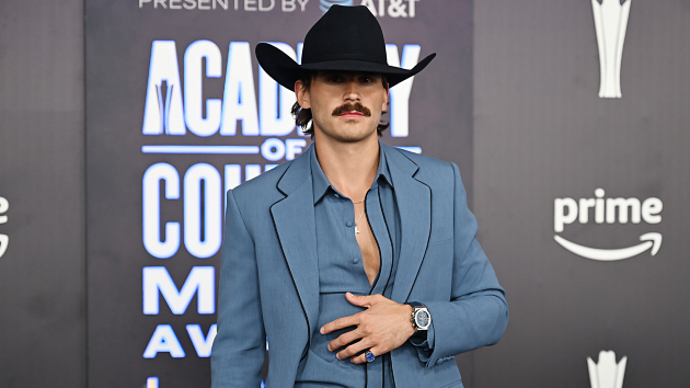 Tucker Wetmore goes 'Brunette' for first 'Billboard' #1